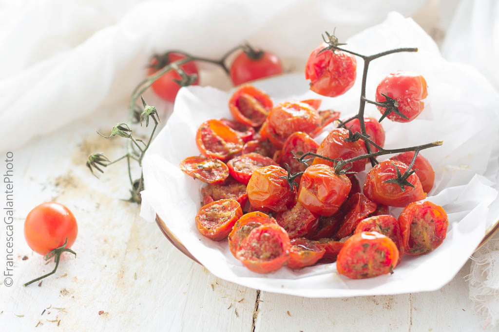 Come fare i pomodorini caramellati o confit al forno