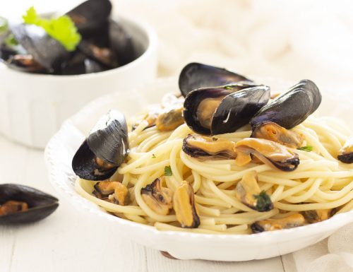 Spaghetti e cozze tarantine senza pomodori