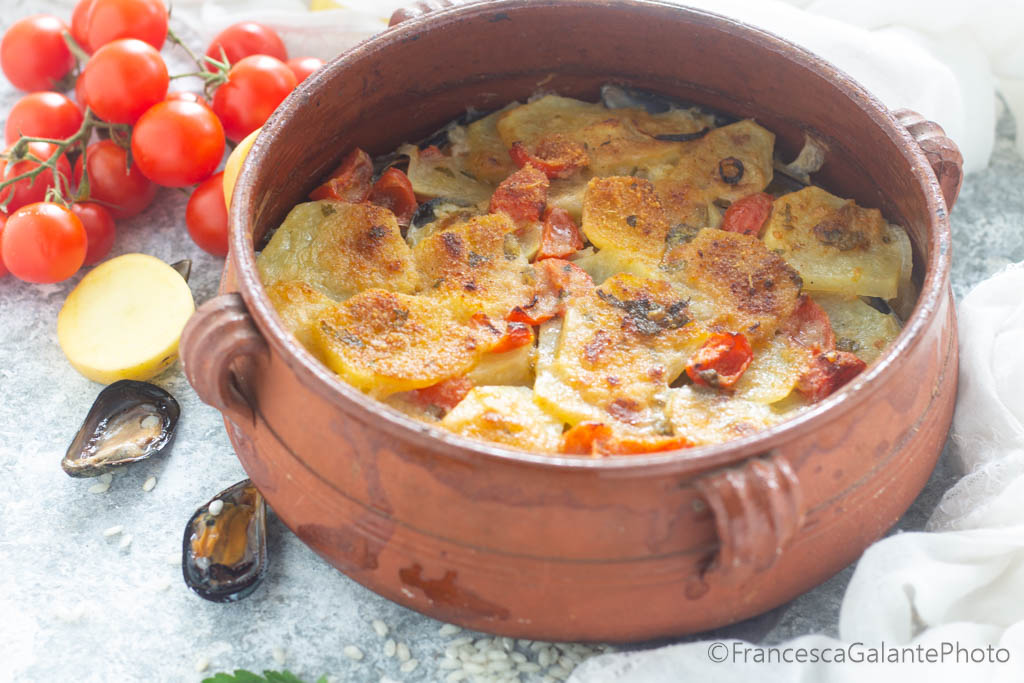 PATATE RISO E COZZE.. LA VERA TIELLA BARESE