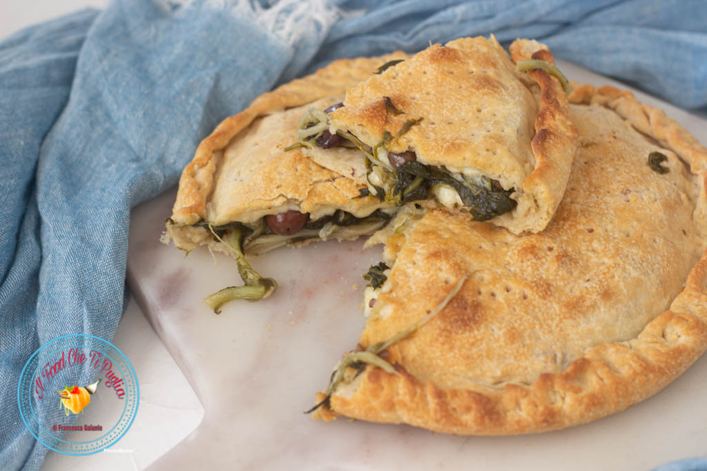 Pizza di scarola alla pugliese senza uvetta e pinoli